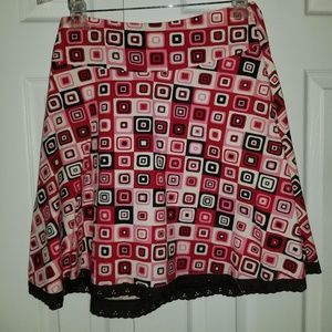 Patterned flared skirt with lace